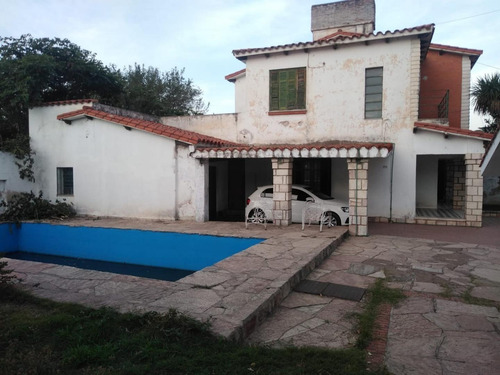 Hermoso Chalet En Venta (735m2) A 8min. Del Centro