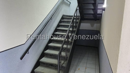 Excelente Espacio De Almacén, Con Áreas De Oficina. 25-18257