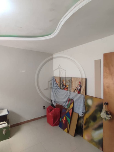 En Venta Casa Con Amplia Estructura Ubicada En La Parroquia Casanova Godoy, Sector Barrio Lourdes 03js