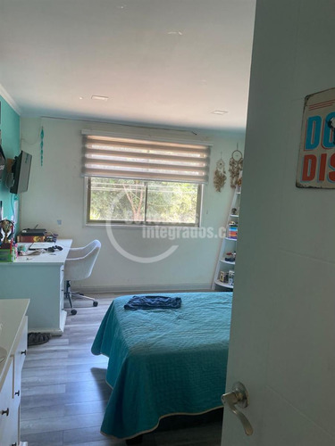 Casa En Venta De 5 Dorm. En La Florida