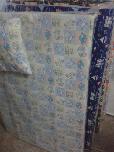 Imagen 2 de 7 de Colchoneta De Corral 95 X 65 Cm Goma Gris Exclusiva