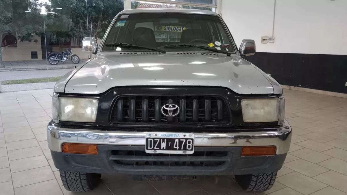 Toyota Hilux 3.0 D/cab 4x4 Srv