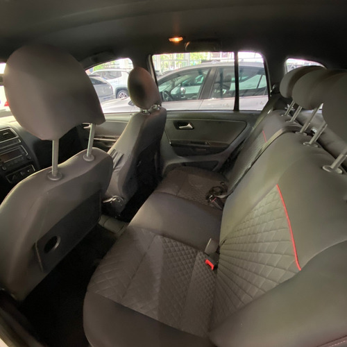 Imagen 6 de 7 de Volkswagen Suran Cross 1.6 5 Door 878 2015