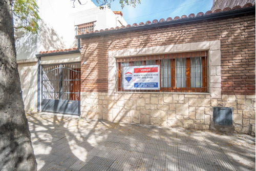 Venta Casa Centrica Dorrego 300