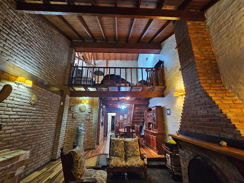 Casa En Venta 5 Ambientes En Ituzaingó Norte