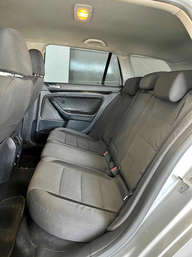 Imagen 22 de 23 de Volkswagen Vento Variant 2011 2.5 Advance Autoargentina