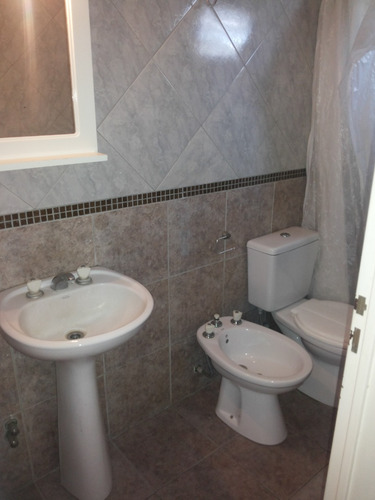 Alquiler 2 Amb - 1º Piso Interno - Hurlingham(villa Alemania