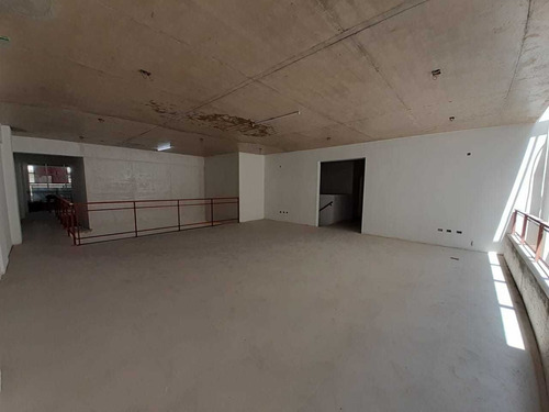 Imagen 3 de 12 de Retasado - Inmejorable Local Comercial A Estrenar!