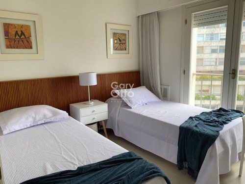 Apartamento En Venta Y Aqluiler, Peninsula, Punta Del Este, 3 Dormitorios.- Ref: 24251