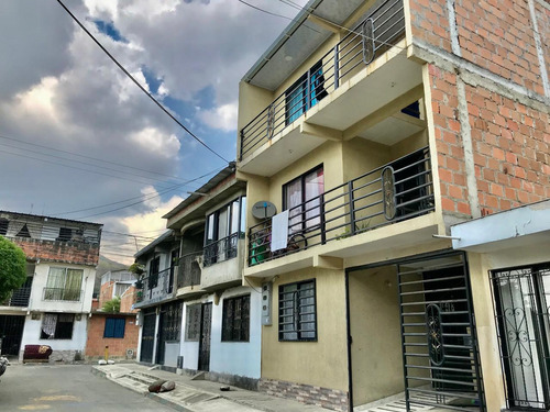 Yumbo Casa Barrio La Estancia, Con 3 Apartamentos Independientes 