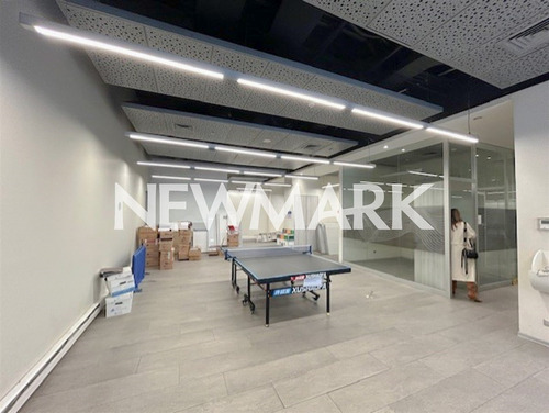 Excelente Local Comercial En Arriendo En Las Condes