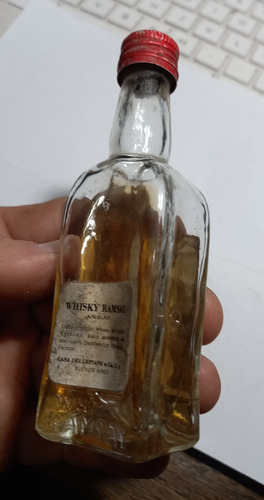 Botellita Antigua Miniatura Whisky Ramsay Añejo S/abrir (Usado)