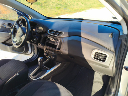 Chevrolet Onix 1.4 Advantage Aut. 5p