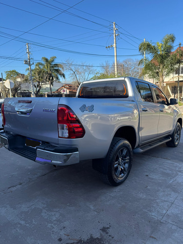 Vendo Toyota Hilux Sr 4x4 2023