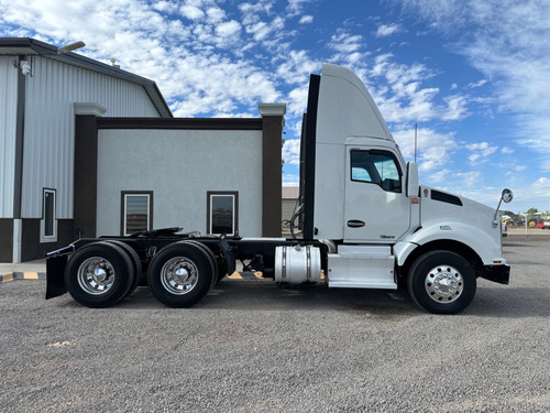 Kenworth T880 Daycab Año 2015