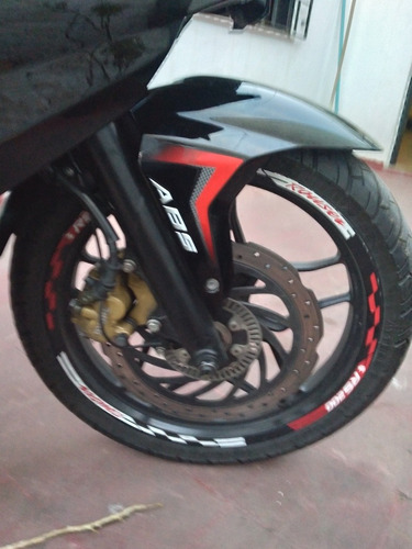 Bajaj Rouser Rs200