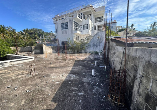 Terreno Con Construcción En Fracc. Las Playas, Acapulco