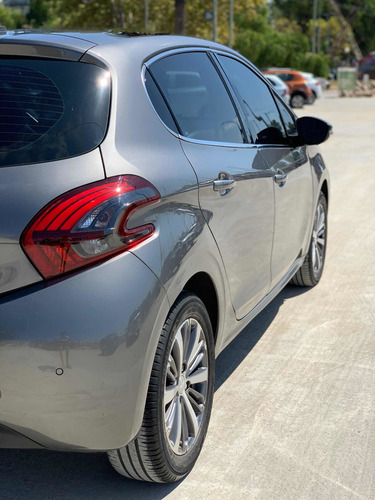 Imagen 10 de 23 de Peugeot 208 2017 1.6 Feline