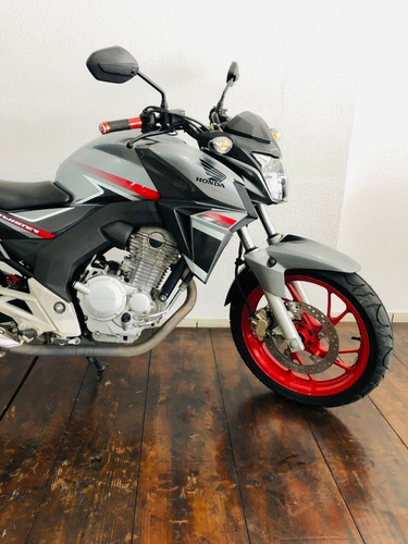 Imagem 4 de 13 de Honda Cb 250f Twister 2018 Prata!!!