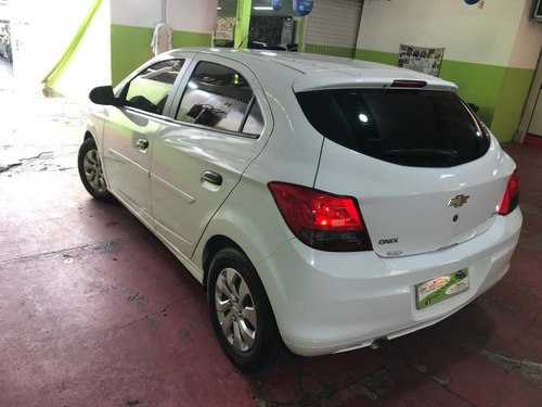 Chevrolet Onix Onix 1.0 MPI JOY 8V FLEX 4P MANUAL