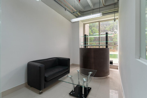 En Alquiler Oficina 127 Mt2 4 Dependencias/1b/2pe Santa Paula