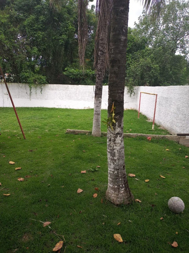 Imagem 10 de 12 de Excelente Mini Chacara Pertinho Centro Alto Requinte, Com Piscina, Churr. Fogão Lenha Parcelo Aceito Carro Parte