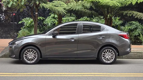 Mazda 2 1.5 Grand Touring Lx Sedan
