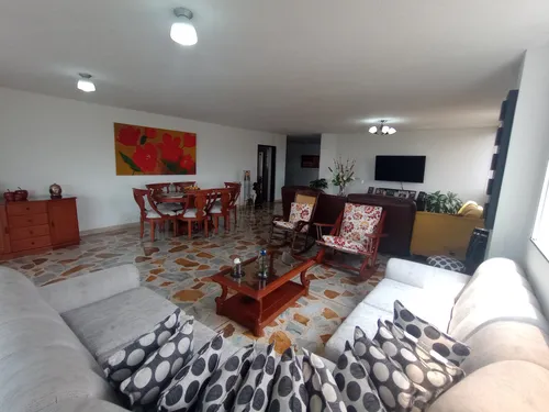 Vendo Amplio Apartamento Al Norte De Cali Barrio Centenario