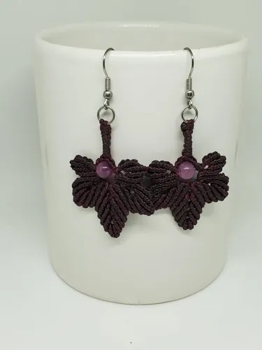 Aretes #hechoamano En Macramé . Hoja De Maple.