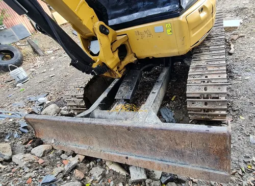 Miniexcavadora Caterpillar 303.5e2 Modelo 2017