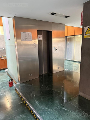 Edificio En Alquiler O Venta De 1300 M2 En Lomas De San Isidro