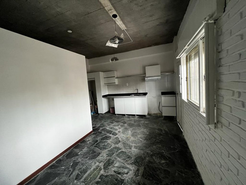 Venta Monoambiente C/patio Cruce Florencio Varela