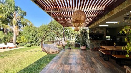 Casa En Venta En Barrio Privado Carmel