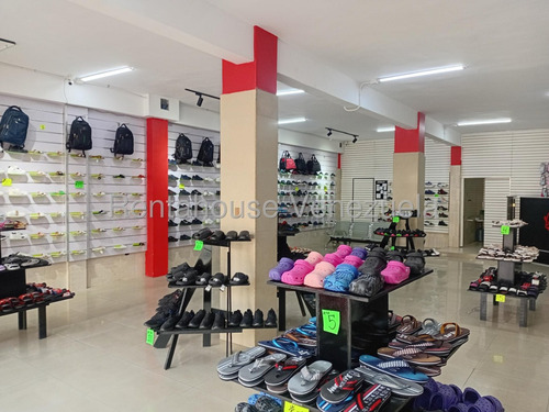 Amplio Local Comercial En Venta En Pleno Centro De Barquisimeto, A Pie De Calle En La Avenida 20 - M -c -t- #// Monica Carrasquel, Rah Centro Occidente /*# Oportunidad De Inversion