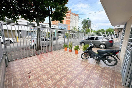 Propiedad Comercial En Venta Casa Bifamiliar Ideal Para Cualquier Tipo De Negocio Ubicación Estrategica San Vicente