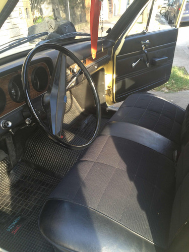 Ford Falcon Deluxe