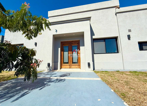 Venta De Casa En Altos De Campo Grande - Pilar