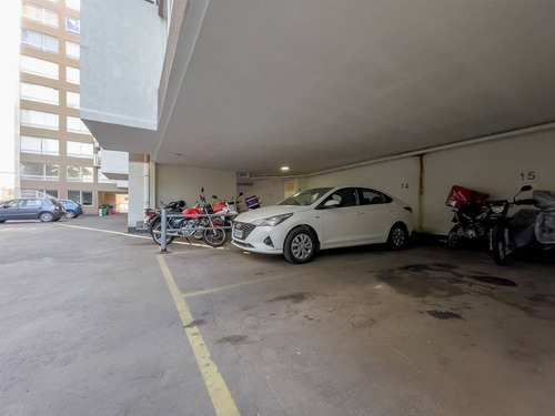Imagen 2 de 4 de Arriendo Estacionamiento San Isidro