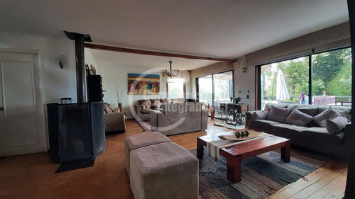 Casa En Venta De 7 Dorm. En Santo Domingo