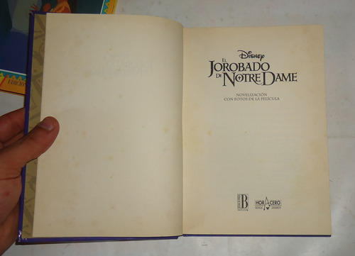 2 Libros Disney: Pocahontas - El Jorobado Ediciones B (Usado)