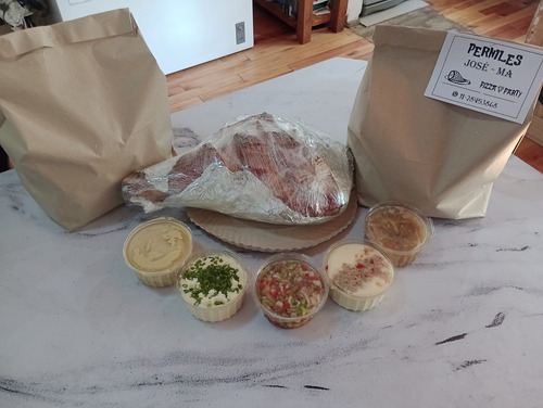 Pernil De Cerdo Y Lunch