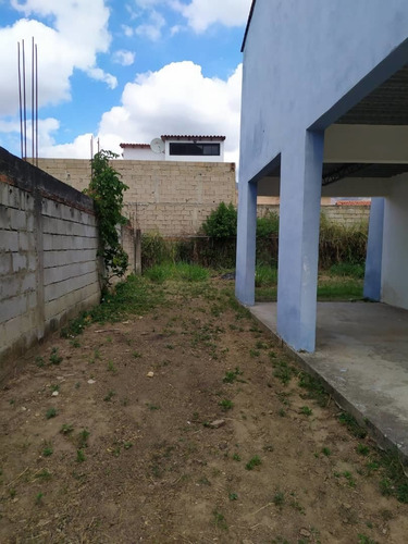 Imagen 2 de 10 de Townhouse En Venta, La Cumaca, San Diego, Carabobo