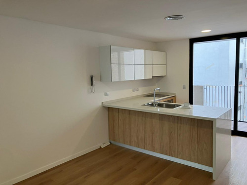 Venta Impecable 3 Ambientes Olivos. Consultar Para Visita.