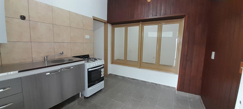 Venta -  Casa Interna - 2 Dormitorios - Reciclada - Las Heras, Rosario