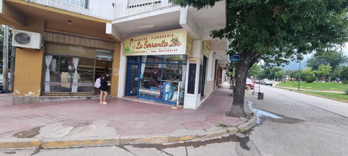Venta Local Comercial Céntrico Ubicado En La Falda