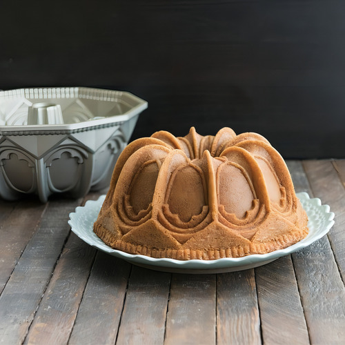 Molde Torta Vaulted Cathedral Nordic Ware® Color Gris