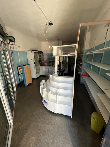 Local En Alquiler Con Mobiliario Para Almacén Y Polirrubro!!!