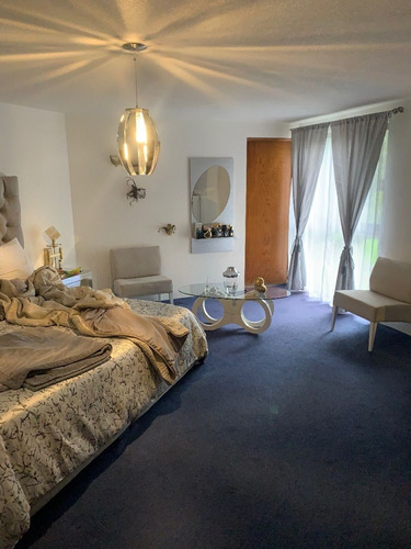 Casa En Venta Con 5 Recámaras Y Jardín, En Paseo De Las Lomas Santa Fe