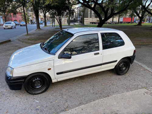Imagen 1 de 14 de Renault Clio 1998 1.6 Rn