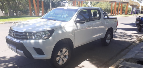 Imagen 1 de 11 de Toyota Hilux 4x4 D/c Sr 2.8 Tdi 6 M/t